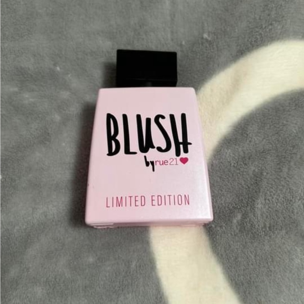 Rue 21 big perfume super cute smells good like rly good the best to me! I love